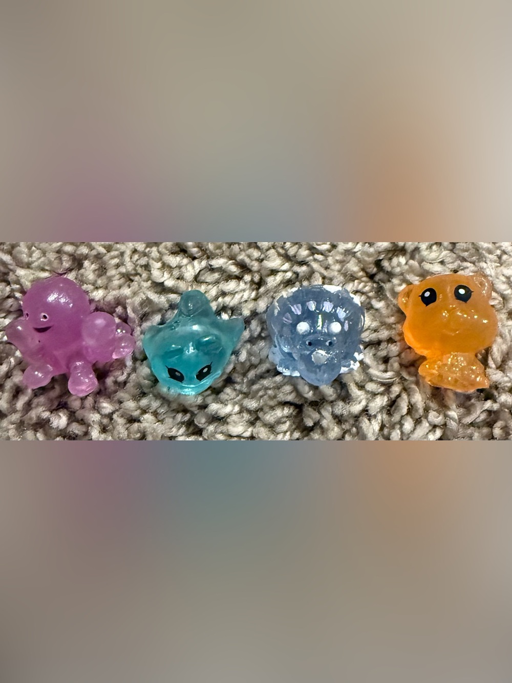 Squinkies Lot of 4 Mini Figures + 4 Original Bubble Capsules